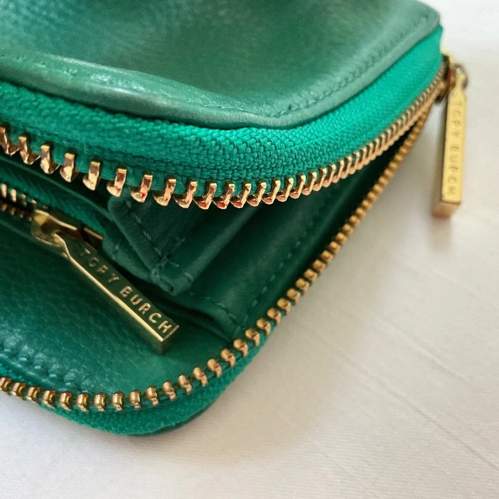 TORY BURCH Vintage Kipp Zippy Wallet Green - Picture 6 of 13